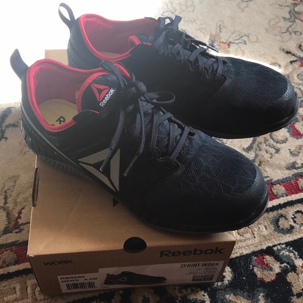 Steel toe shoe